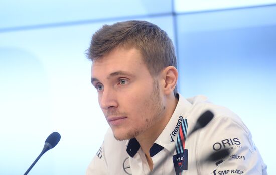 Пресс-конференция гонщика Формулы 1 Сергея Сироткина