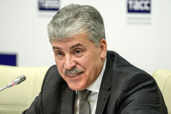 Пресс-конференция кандидата в президенты РФ П. Грудинина в Санкт-Петербурге