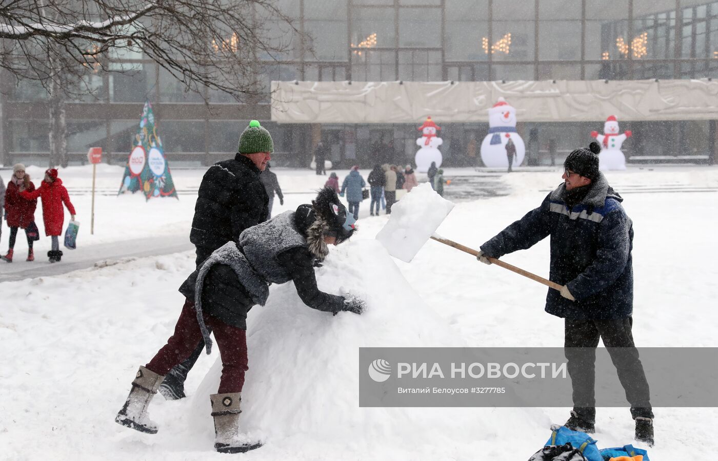 Фестиваль "Арт-битва снеговиков"