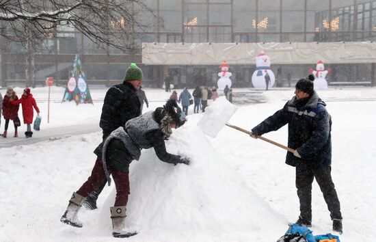 Фестиваль "Арт-битва снеговиков"