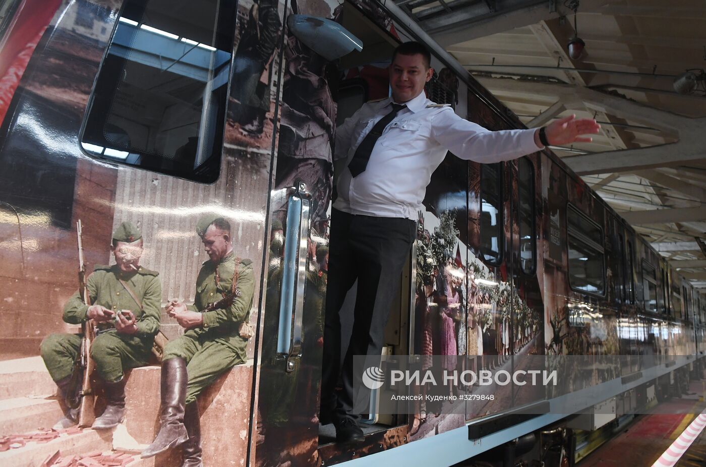 Запуск поезда метро "Территория Победы"