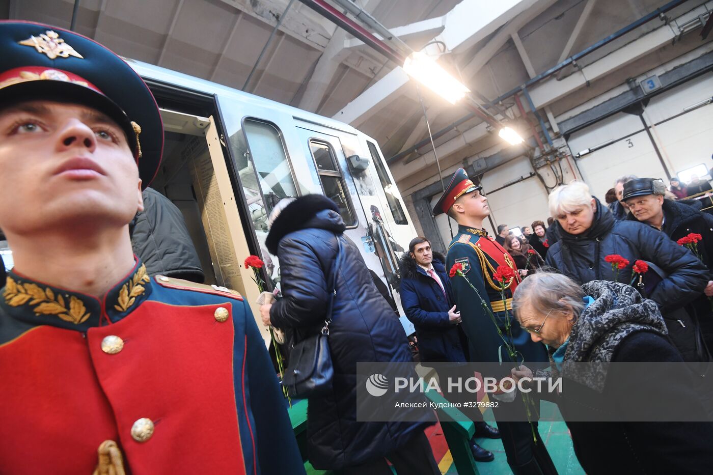 Запуск поезда метро "Территория Победы"