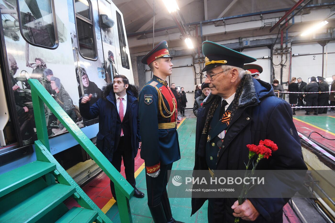 Запуск поезда метро "Территория Победы"