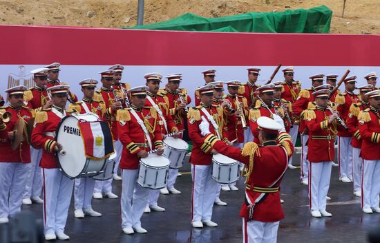 Перенос статуи древнеегипетского фараона Рамзеса Второго на новое место