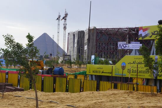 Перенос статуи древнеегипетского фараона Рамзеса Второго на новое место