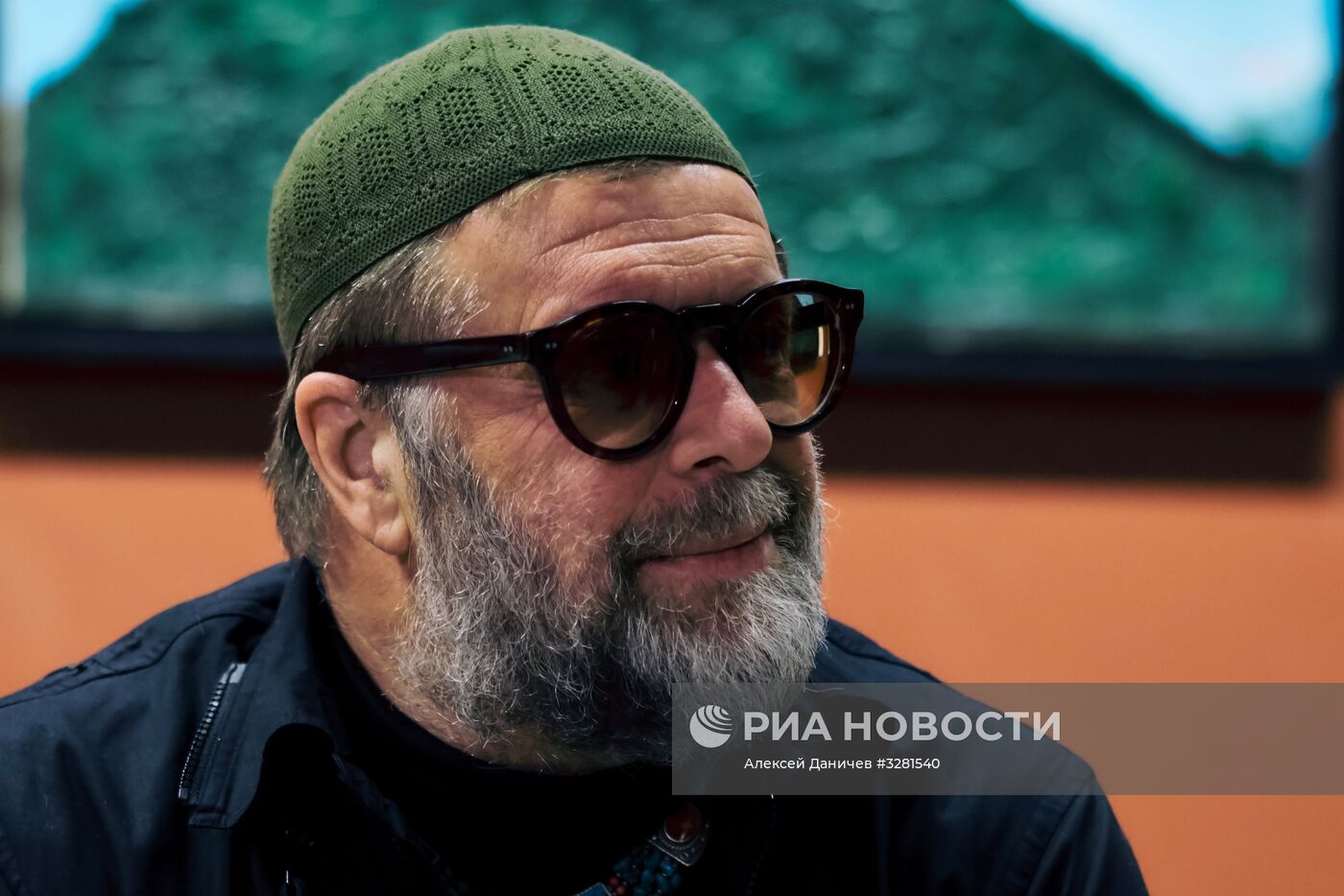 Открытие выставки "Азбука Лунного Света" Бориса Гребенщикова в Санкт-Петербурге