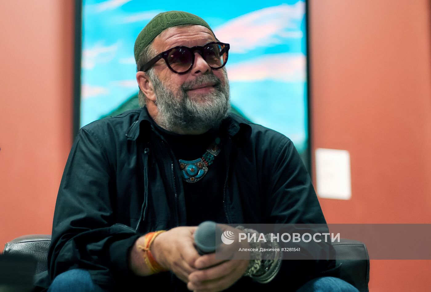 Открытие выставки "Азбука Лунного Света" Бориса Гребенщикова в Санкт-Петербурге