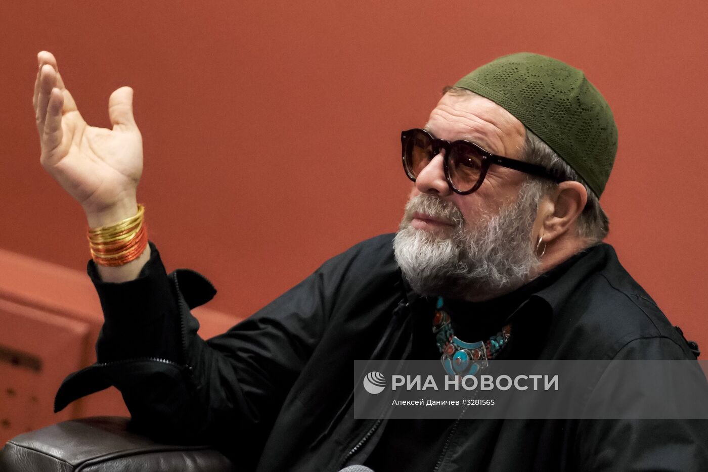 Открытие выставки "Азбука Лунного Света" Бориса Гребенщикова в Санкт-Петербурге