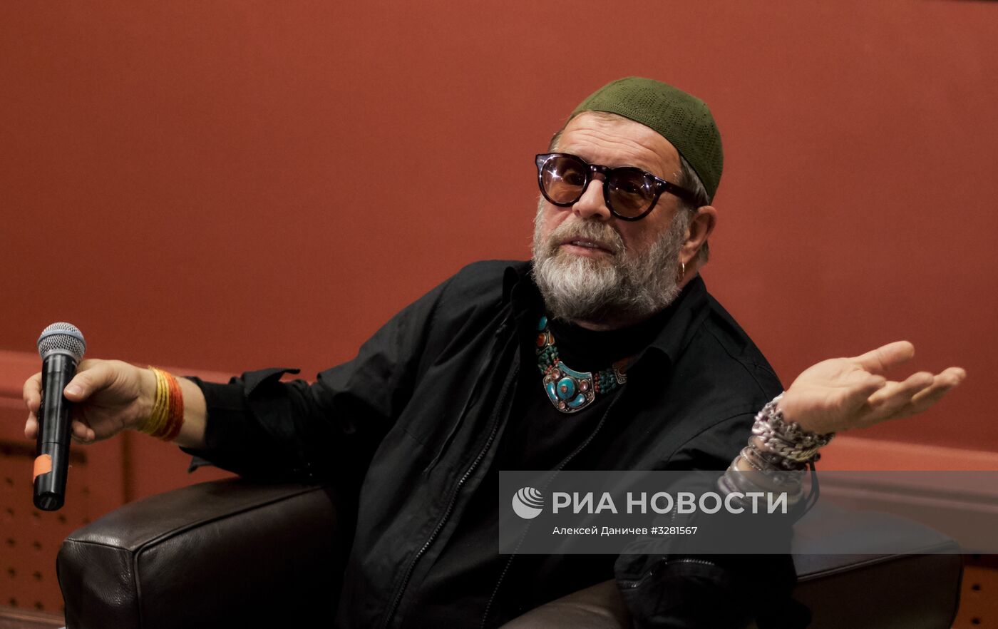 Открытие выставки "Азбука Лунного Света" Бориса Гребенщикова в Санкт-Петербурге