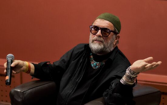 Открытие выставки "Азбука Лунного Света" Бориса Гребенщикова в Санкт-Петербурге