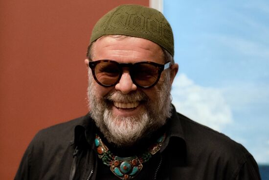 Открытие выставки "Азбука Лунного Света" Бориса Гребенщикова в Санкт-Петербурге