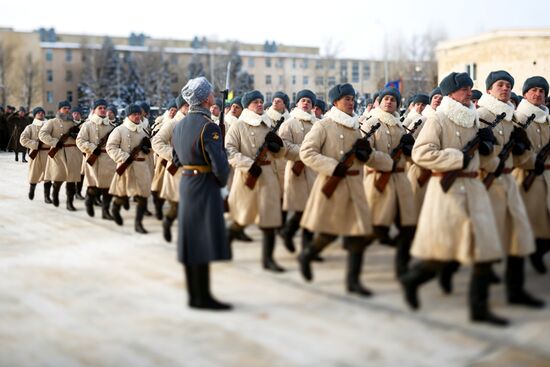 Репетиция военного парада в честь победы в Сталинградской битве