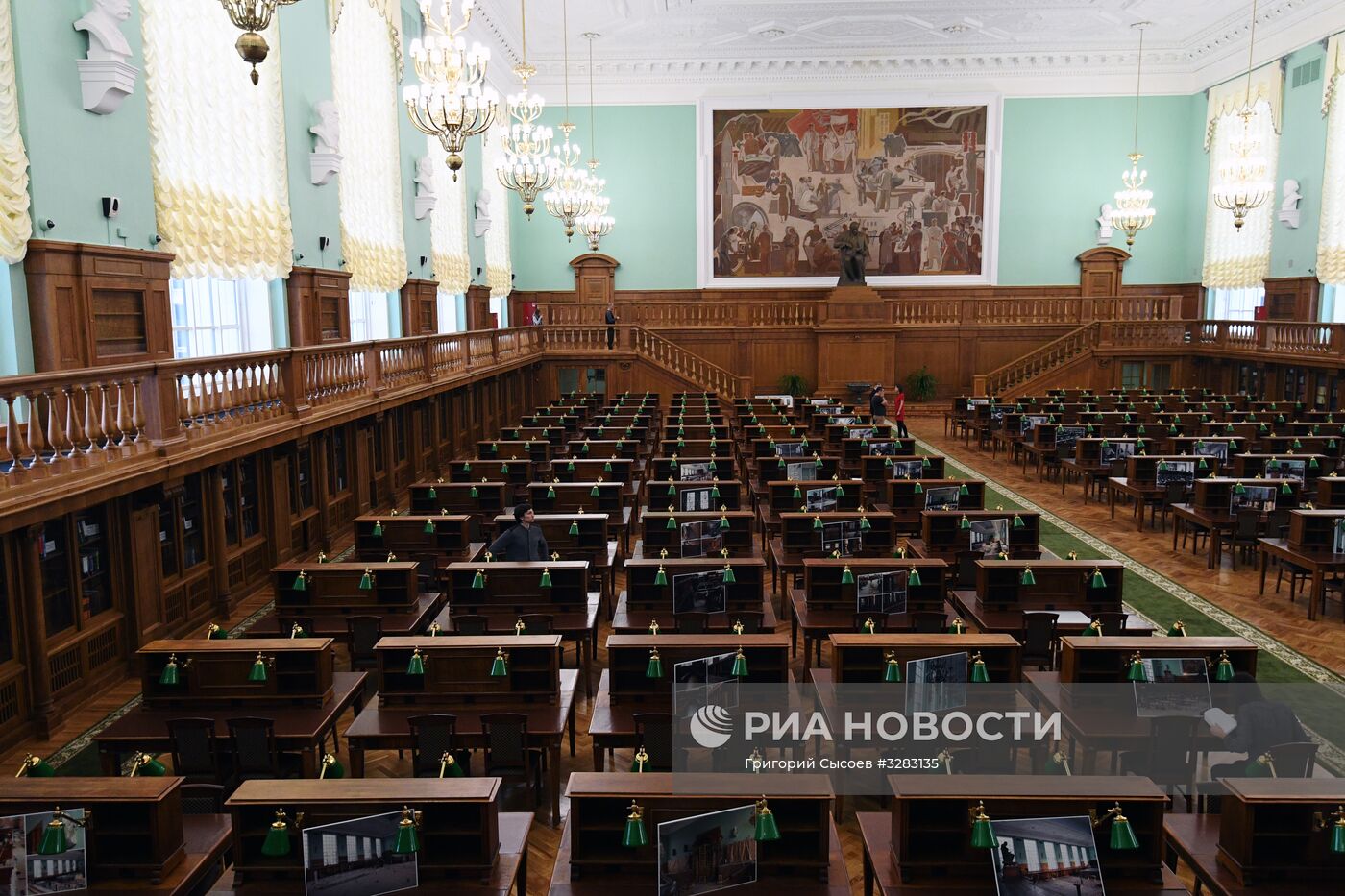 Подготовка к открытию читального зала N 3 РГБ после реставрации