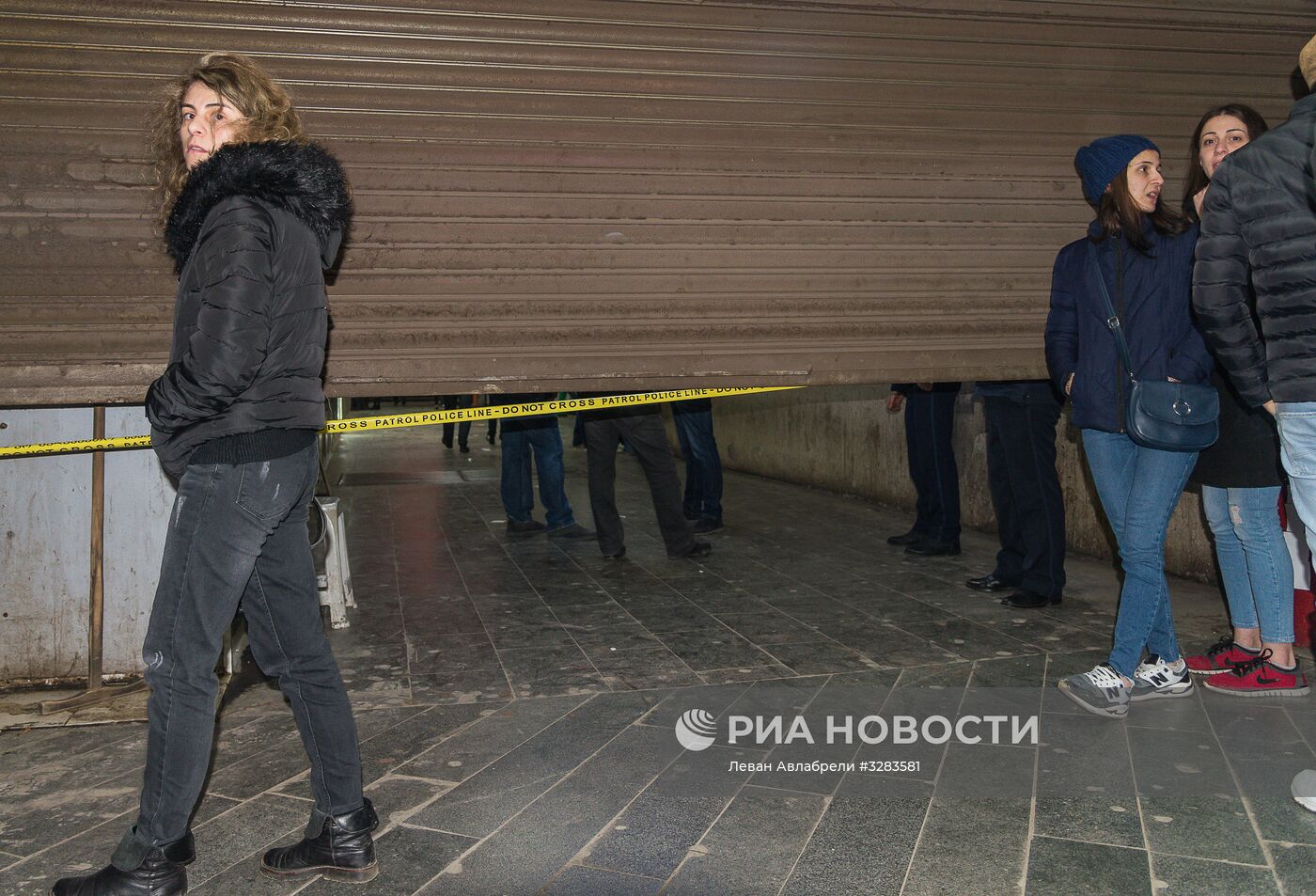 Потолок обрушился на станции метро в Тбилиси