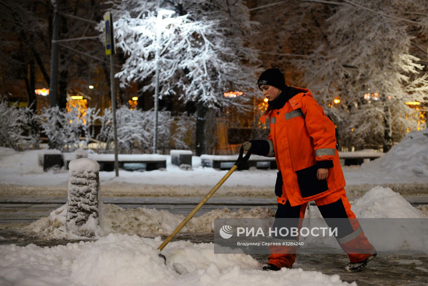Уборка снега в Москве