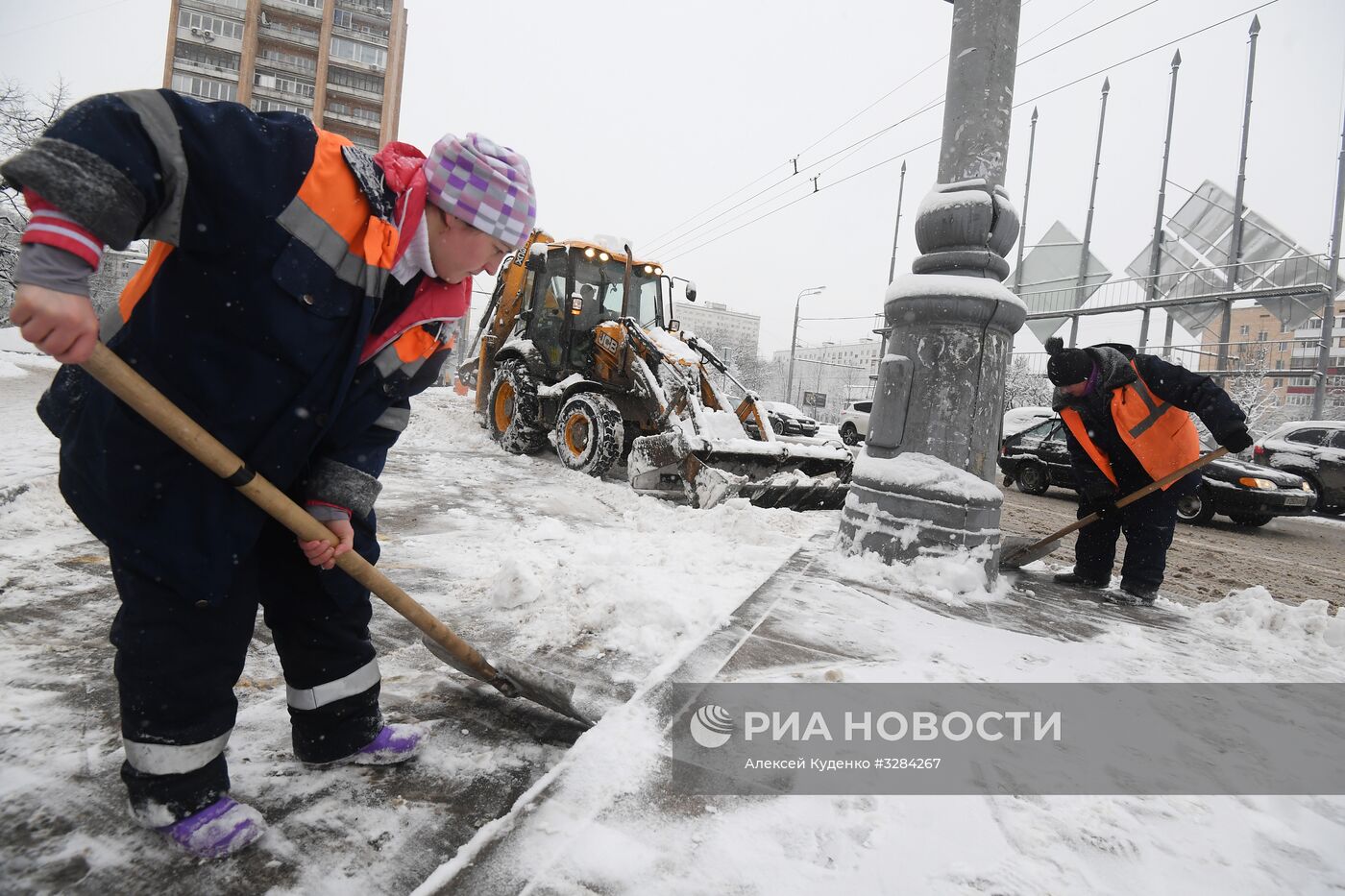 Уборка снега в Москве