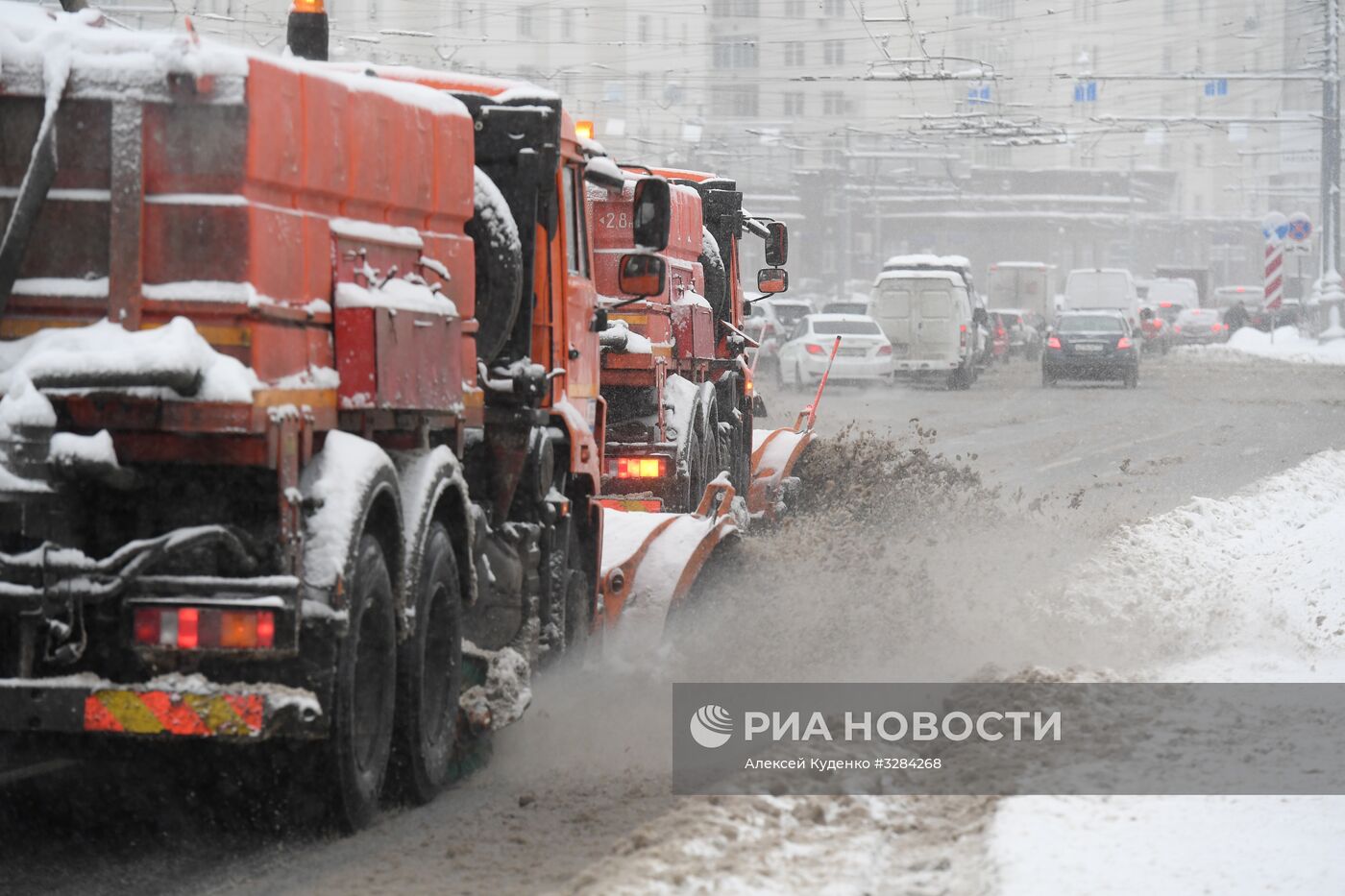 Уборка снега в Москве