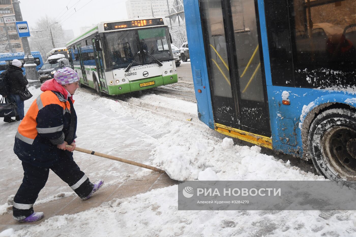 Уборка снега в Москве