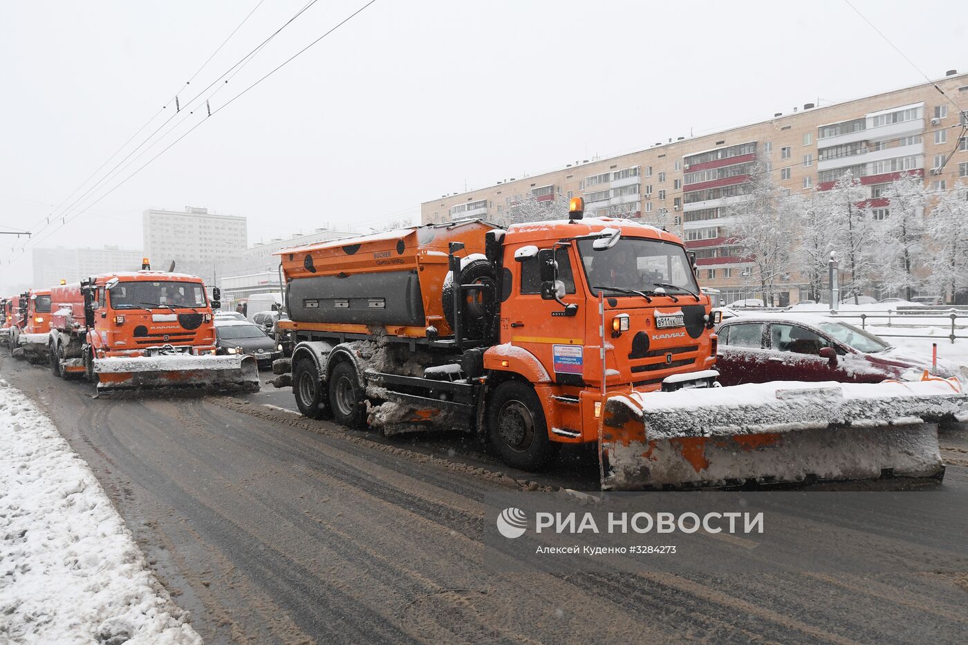 Уборка снега в Москве