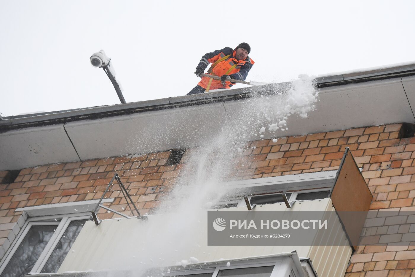 Уборка снега в Москве