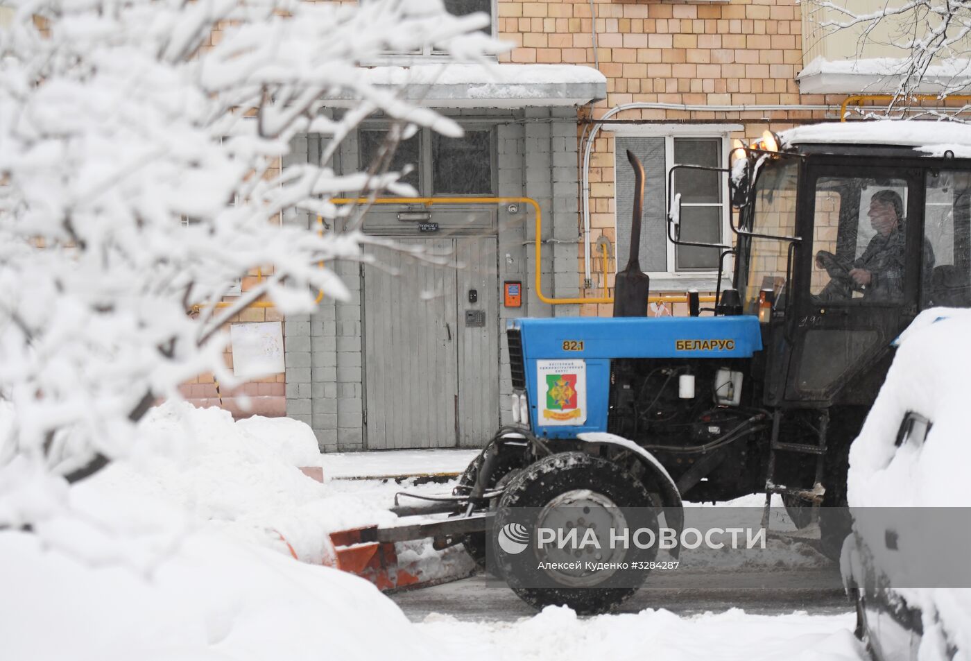 Уборка снега в Москве