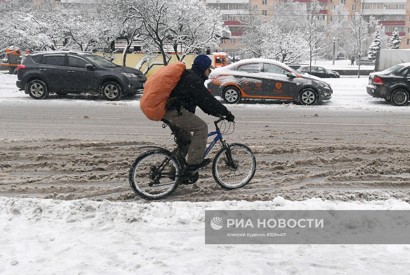 Снег в Москве