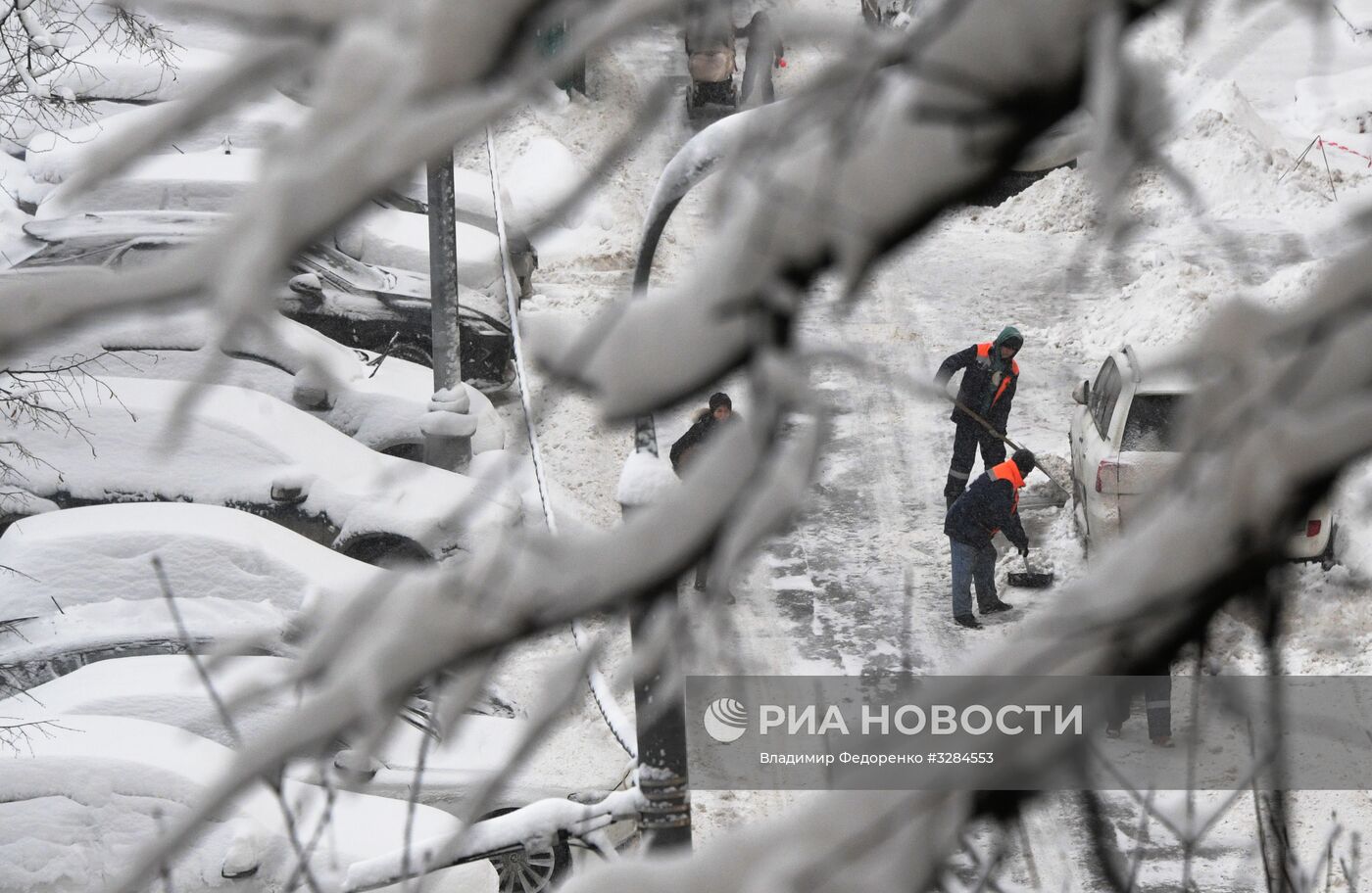 Уборка снега в Москве