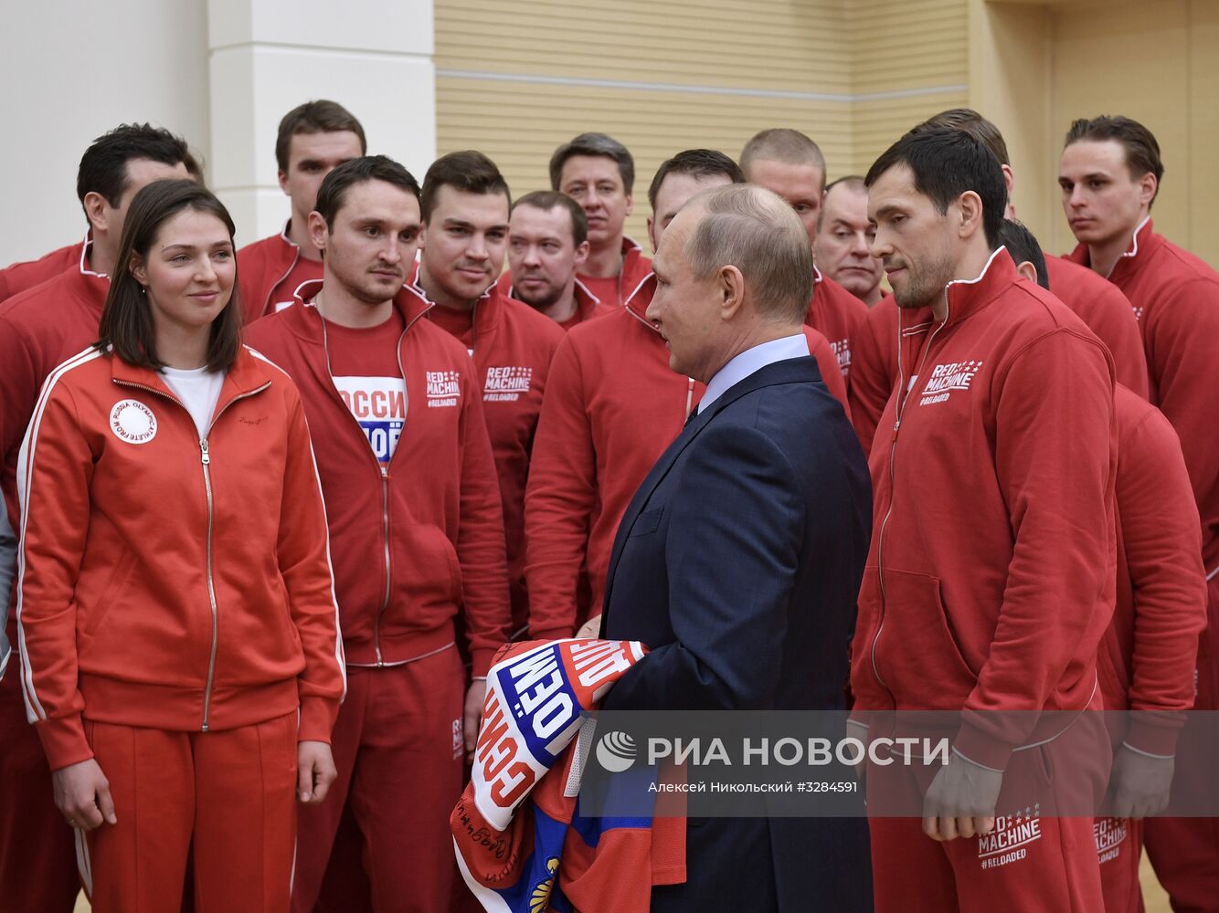 Президент РФ В. Путин встретился с российскими участниками XXIII Олимпийских зимних игр 2018 года в Пхёнчхане