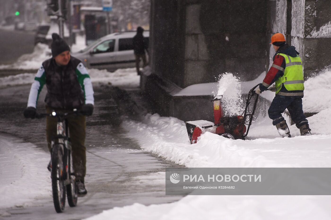 Уборка снега в Москве