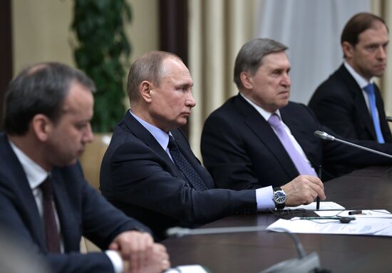 Президент РФ В. Путин встретился с представителями экономического совета Франко-российской ТПП
