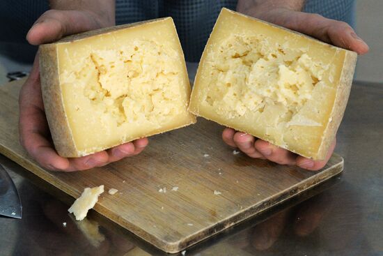 Производство сыров на ферме "Домашняя" в Приморском крае