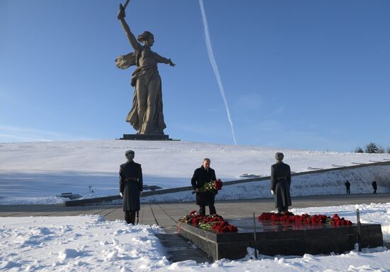 Рабочая поездка президента РФ В. Путина в Волгоград