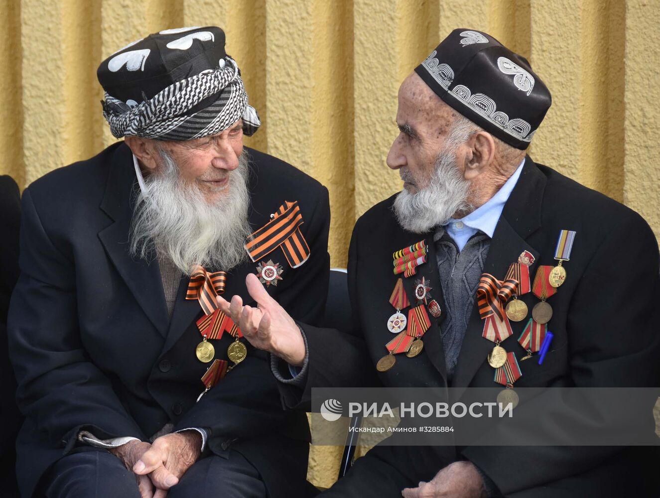 Торжественная церемония, посвященная Сталинградской битве, в Душанбе