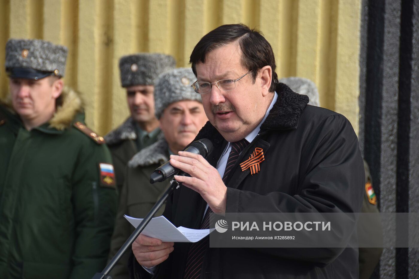 Торжественная церемония, посвященная Сталинградской битве, в Душанбе