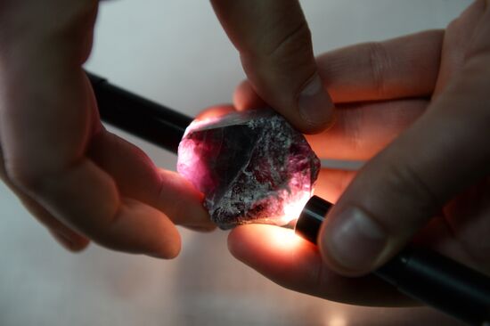 Предприятие по промышленной добыче изумрудов в Свердловской области