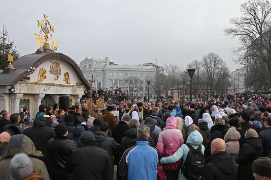 Церковная служба против акции радикалов в Киеве