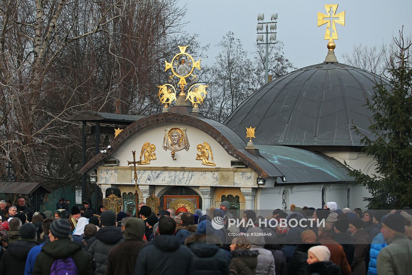 Церковная служба против акции радикалов в Киеве