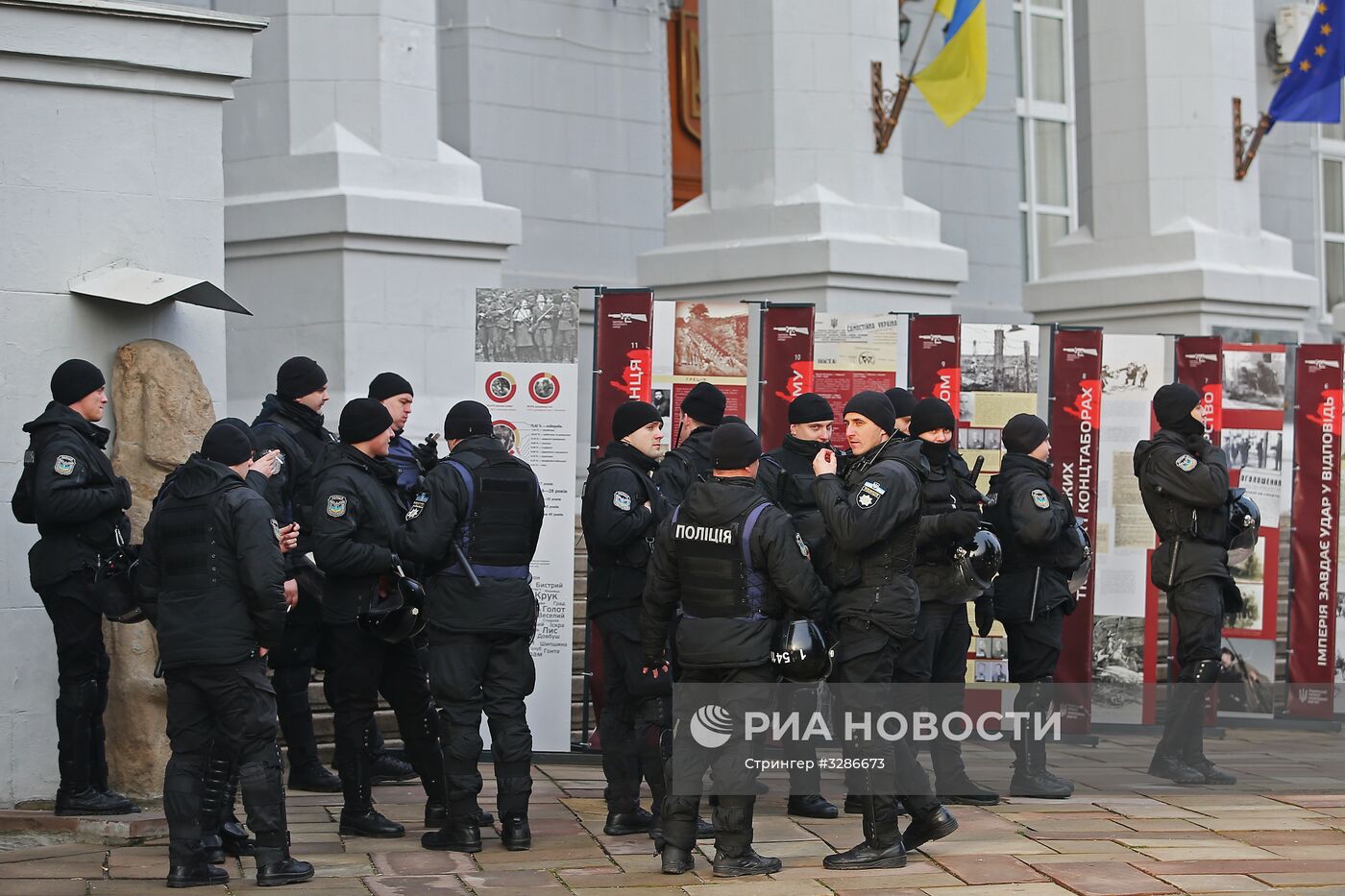 Церковная служба против акции радикалов в Киеве