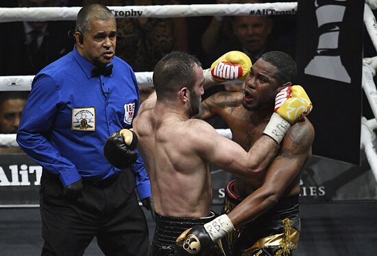 Бокс. Бой М. Гассиева и Ю. Дортикоса