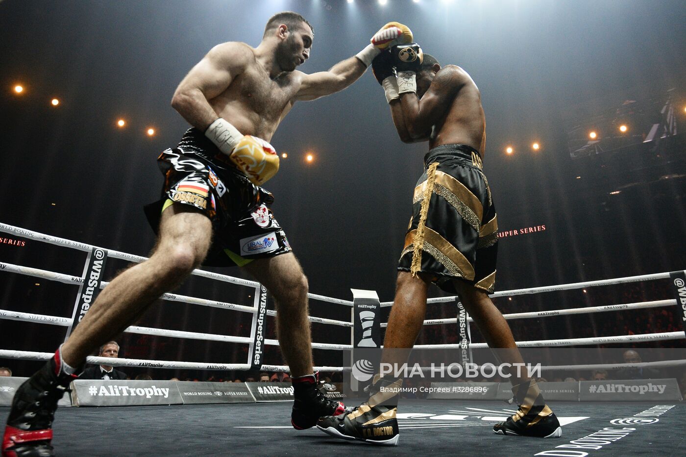 Бокс. Бой М. Гассиева и Ю. Дортикоса