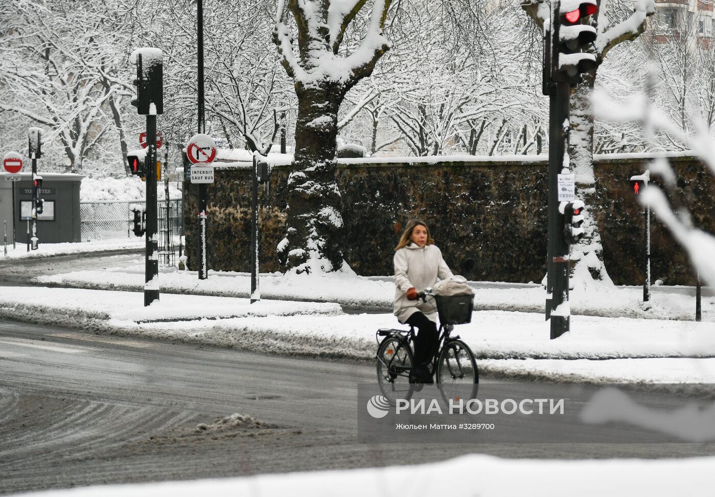 Снегопад в Париже