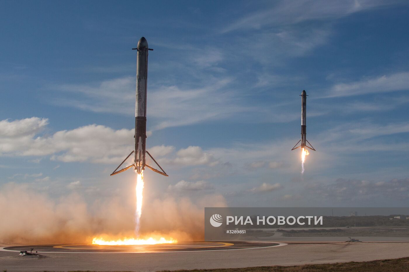 Ракета-носитель Falcon Heavy компании SpaceX успешно стартовала с мыса Канаверал