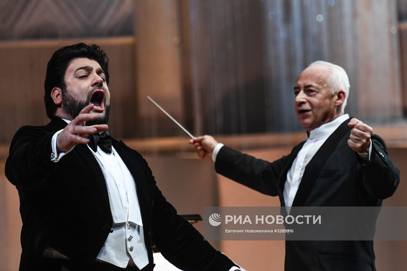 Концерт оперных певцов А. Нетребко и Ю. Эйвазова