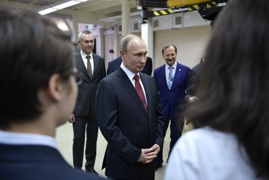 Рабочая поездка президента РФ В. Путина в Новосибирск
