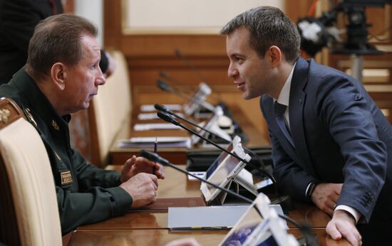 Премьер-министр РФ Д. Медведев провел заседание правительства РФ