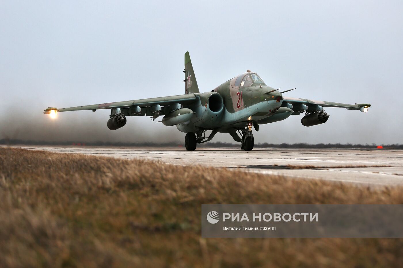 Летно-тактические учения штурмовиков Су-25 в Краснодарском крае
