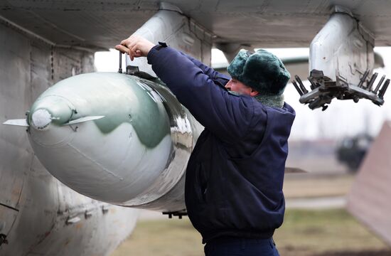 Летно-тактические учения штурмовиков Су-25 в Краснодарском крае