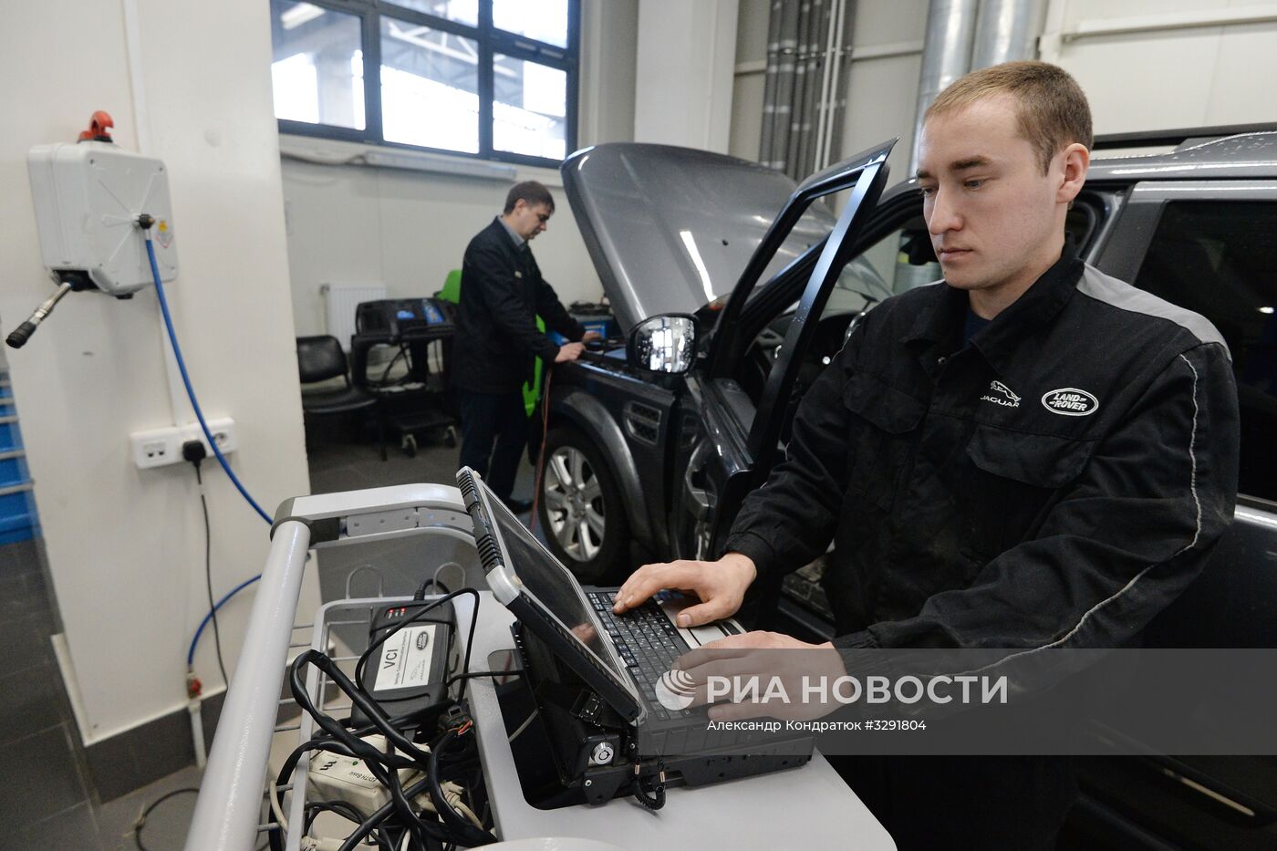 Работа автосалонов в Челябинске
