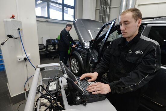 Работа автосалонов в Челябинске