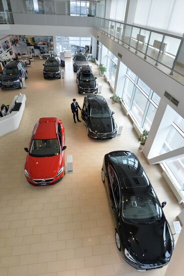 Работа автосалонов в Челябинске